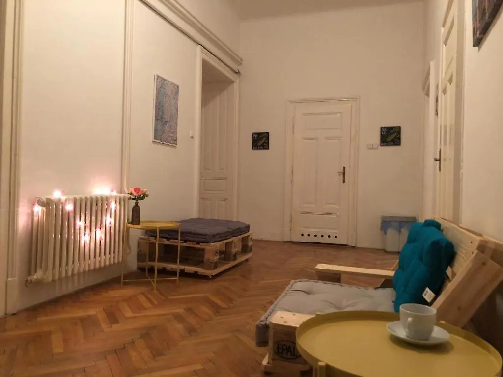 Rooms Veveri - Uvoz, 10 Min By Walk To The Center Apartment