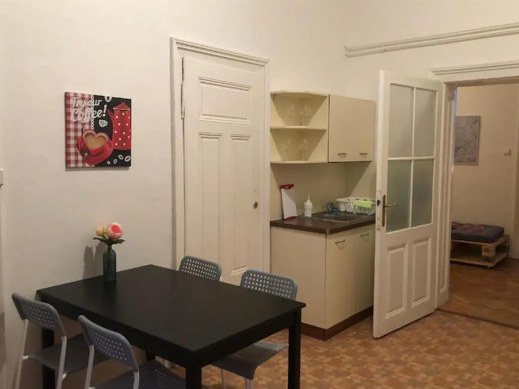 Rooms Veveri - Uvoz, 10 Min By Walk To The Center