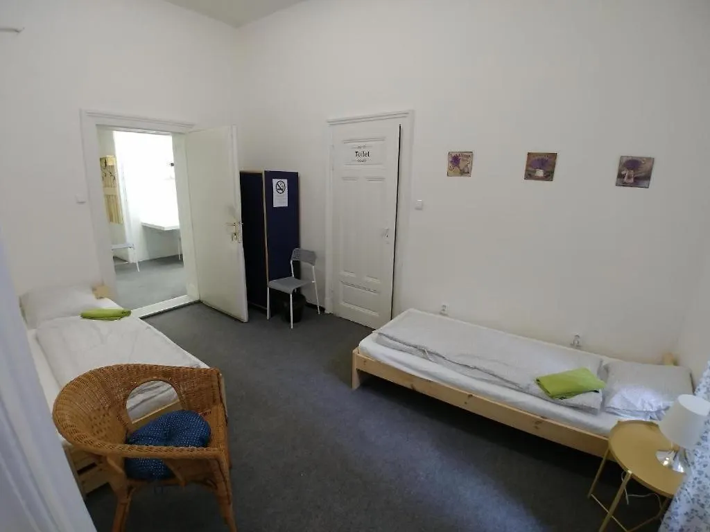 Rooms Veveri - Uvoz, 10 Min By Walk To The Center