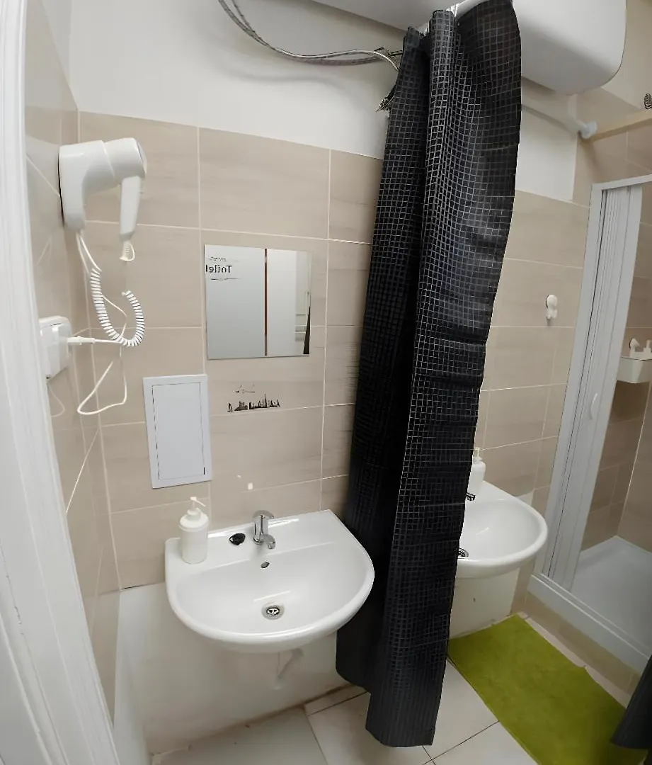 Rooms Veveri - Uvoz, 10 Min By Walk To The Center 0*, Brno